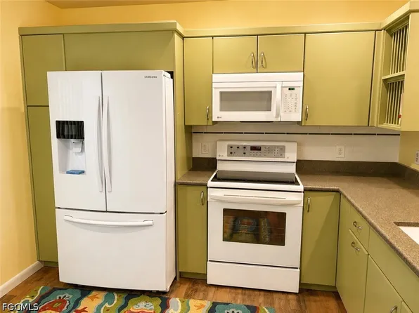 11060 Caravel Cir APT 201, Fort Myers, FL 33908