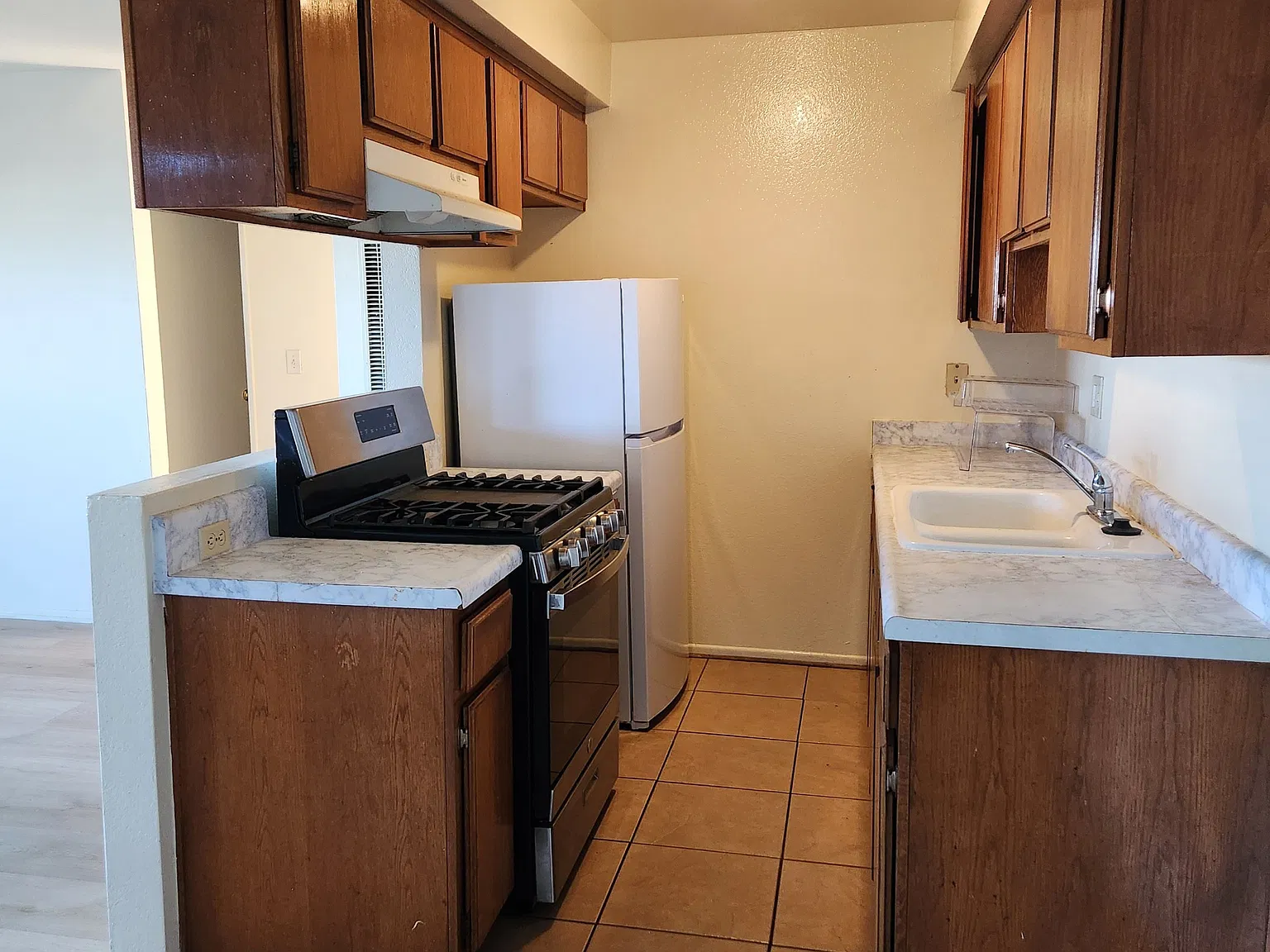 2 bed, 818 sqft, $2,495 — Photo 2