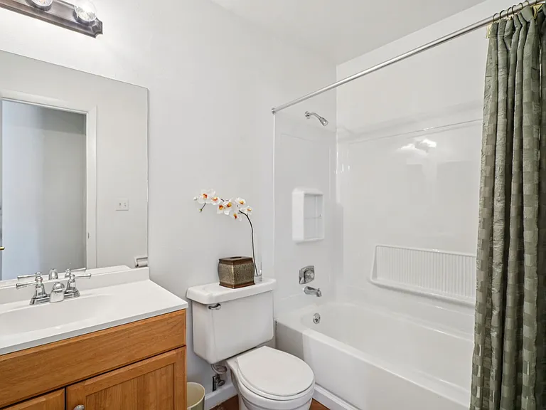 Liv Apartments — Photo 27