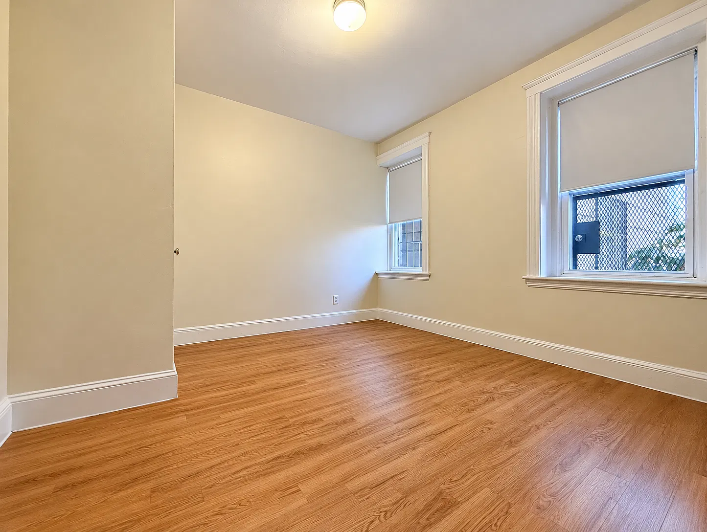 3 bed, 800 sqft, $2,500 — Photo 4