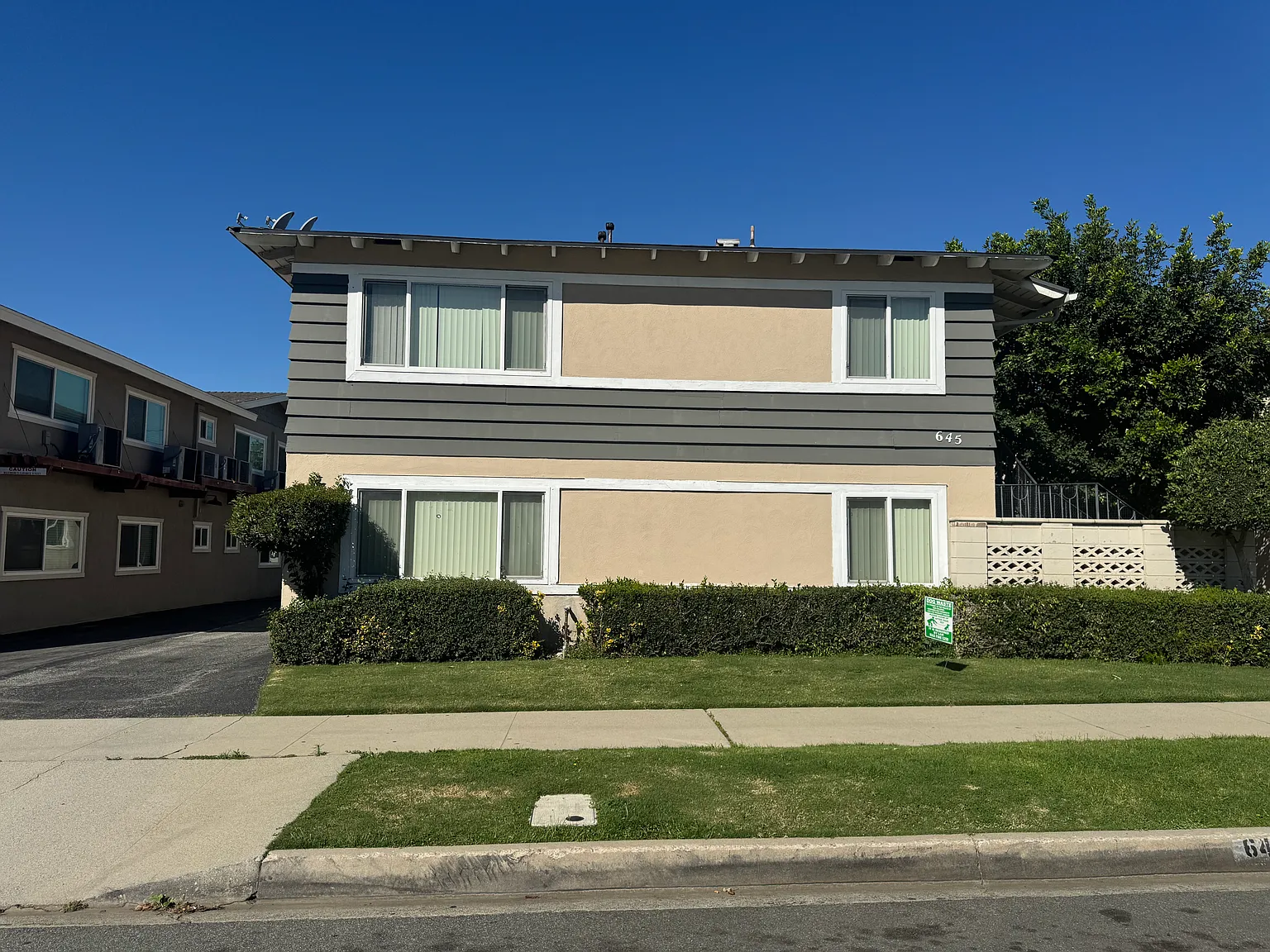 2 bed, 700 sqft, $2,500 — Photo 1