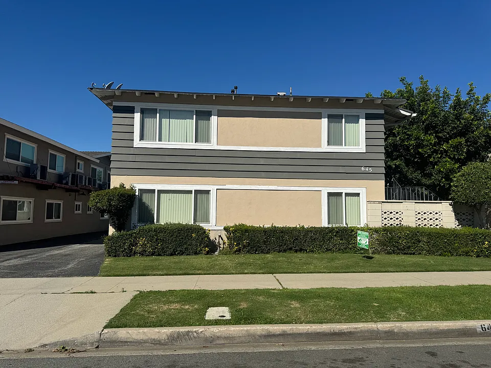 645 Scott Pl #6