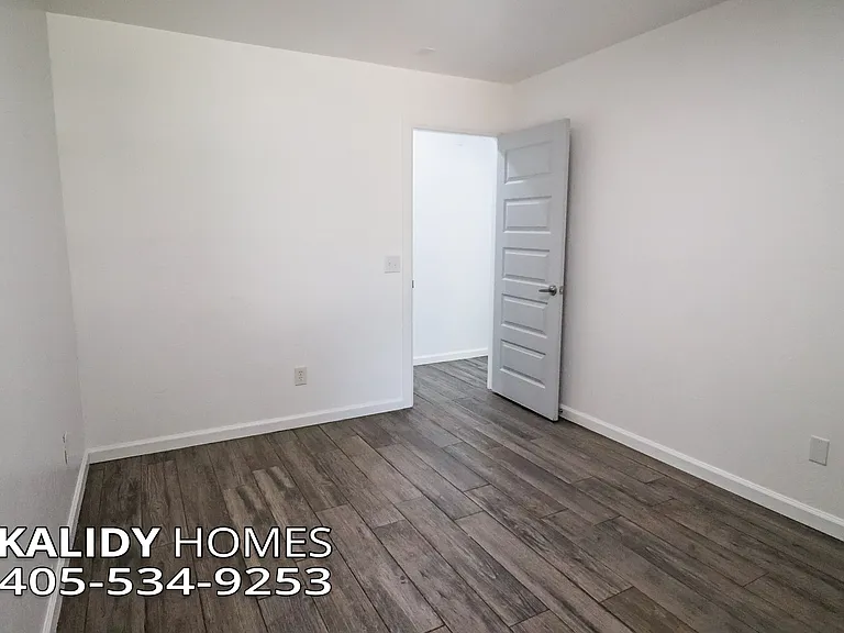 6001 SE 8th St — Photo 18