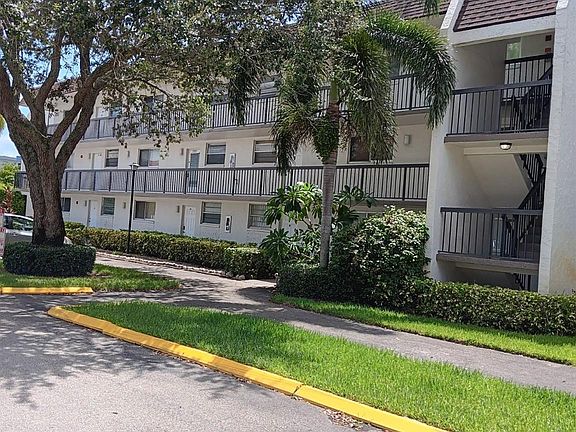 3rd image of 7400 NW 17TH Street #308