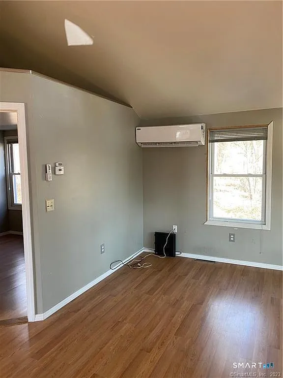 1 bed, 1.5 bath, 787 sqft, $2,000 — Photo 2
