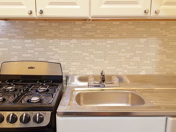 4th image of 14018 Ash Ave APT 2E
