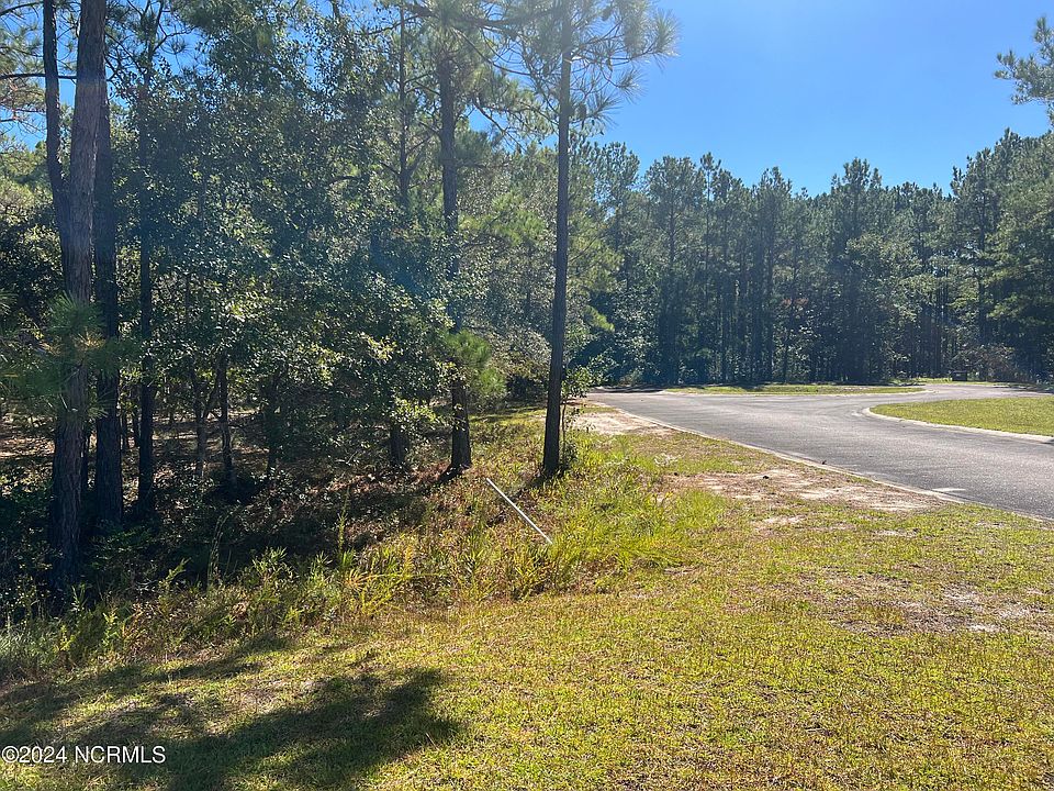 2nd image of 3041 Hartley Drive SE