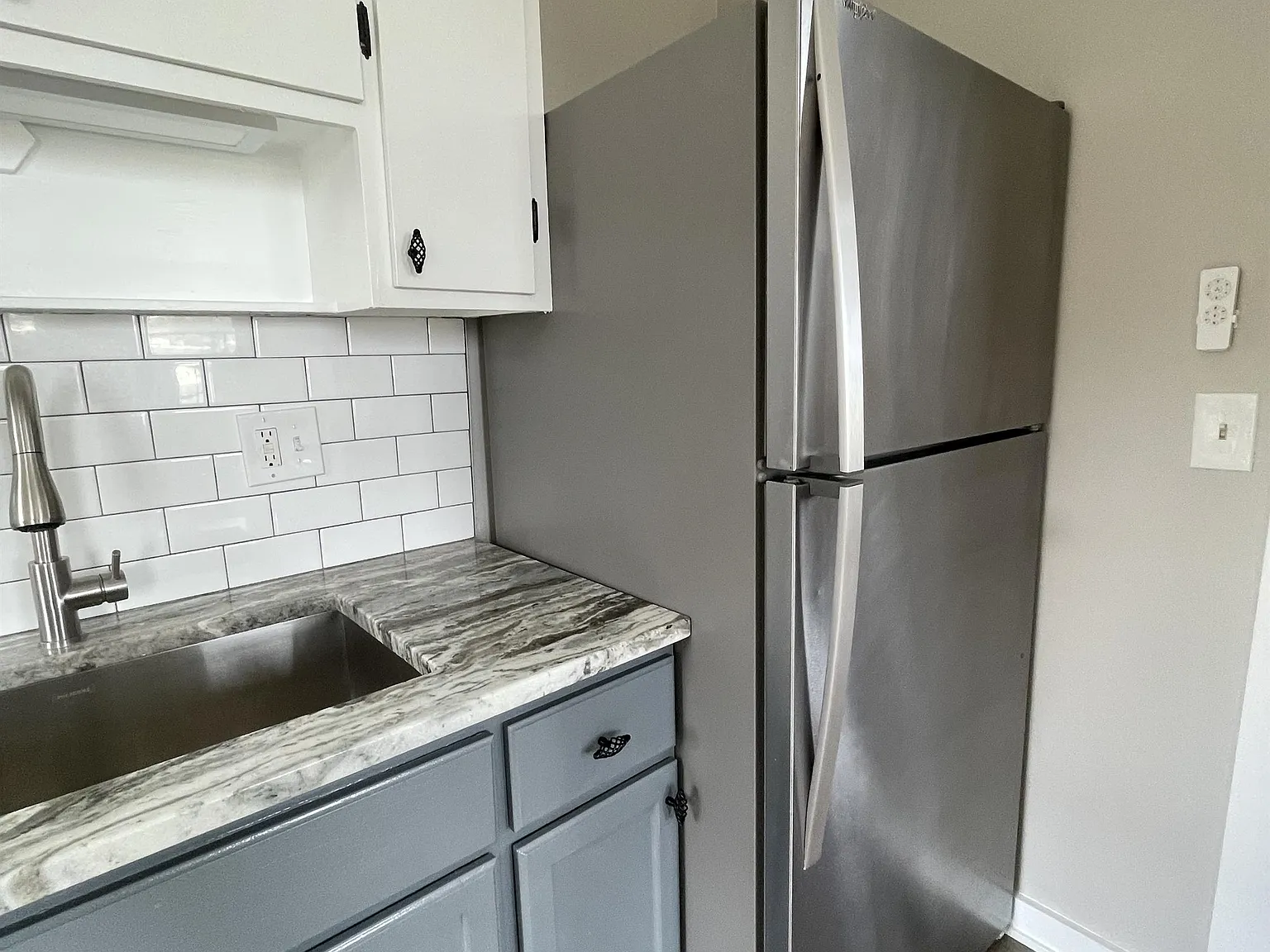 Burns - Apt-02 — Photo 1