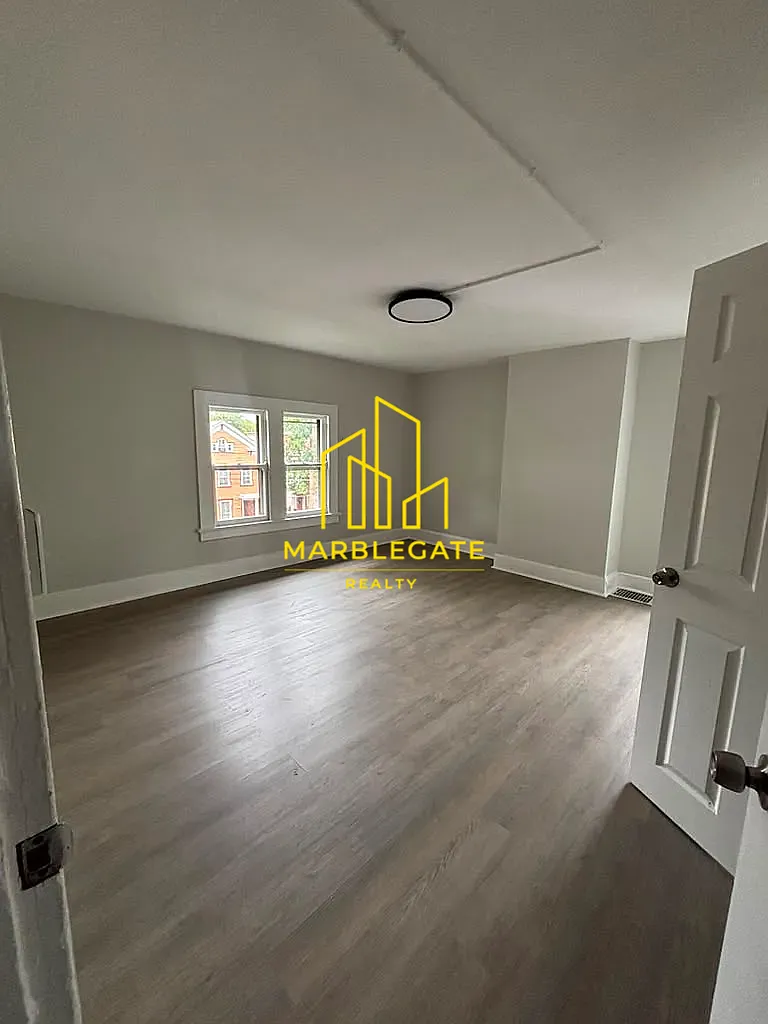 3 bed, $2,450 — Photo 2