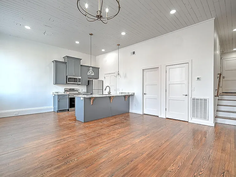 503 State St #203 — Photo 4
