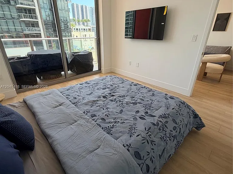 90 NE 32nd St #707 — Photo 16