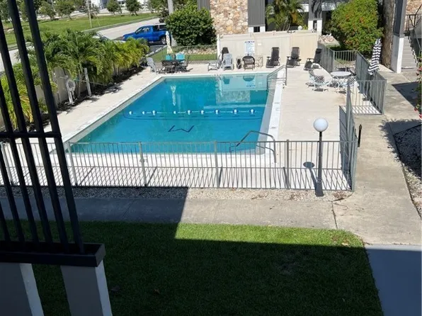 1721 SE 46th Ln, Cape Coral, FL 33904