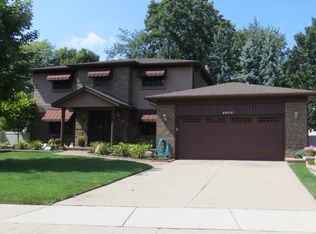 5389 Westmoreland Ct, Troy, MI 48085
