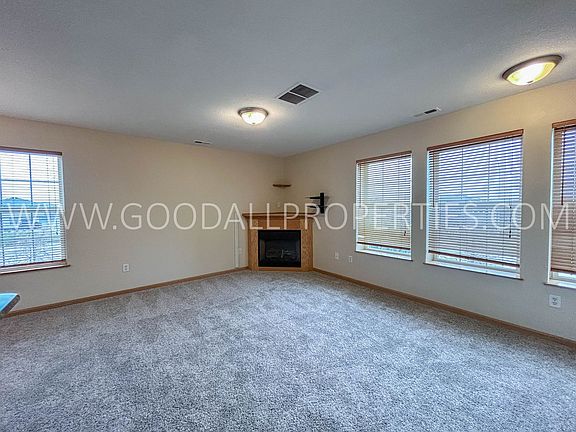 4th image of 391 NE Satinwood