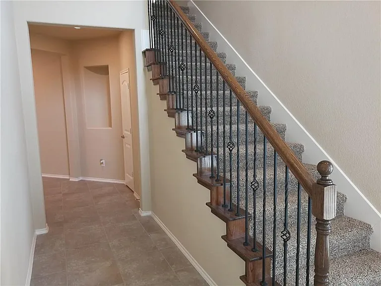 9821 Prairie Dog Ln — Photo 5