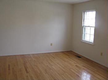 5th image of 9452 Jenerio Ct