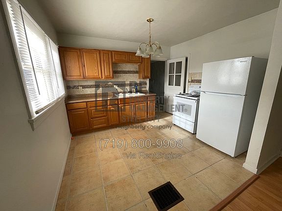 2nd image of 1119 Jackson St