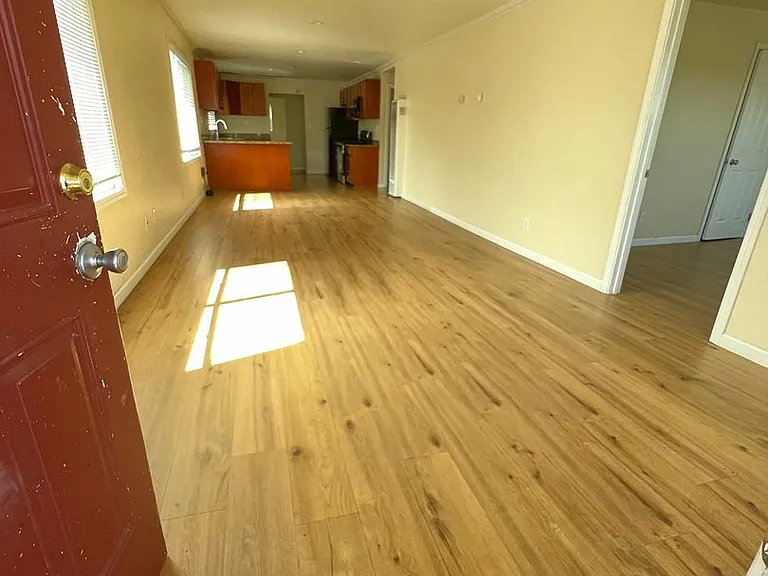 1820 Carolina St — Photo 8