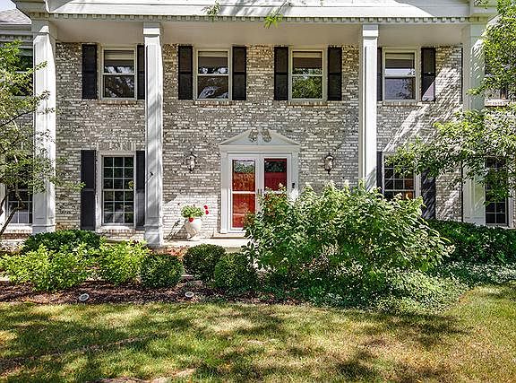 3rd image of 111 Fallstone Dr