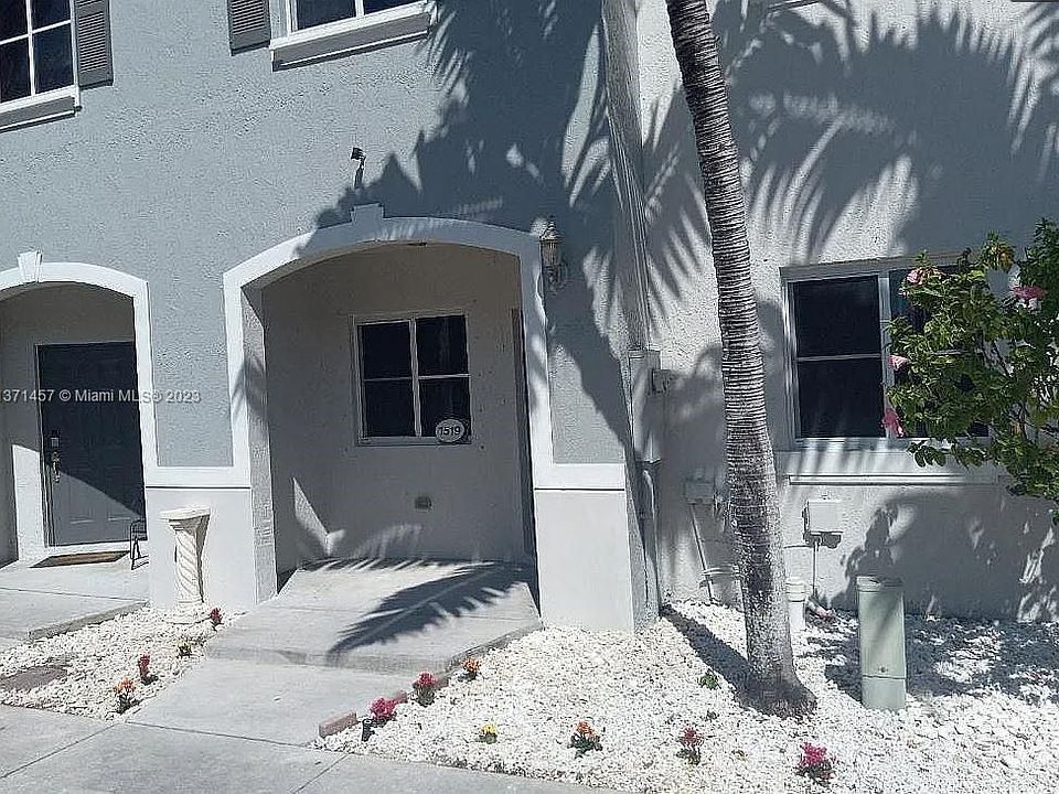 1st image of 1519 SE 31st Ct Unit 0