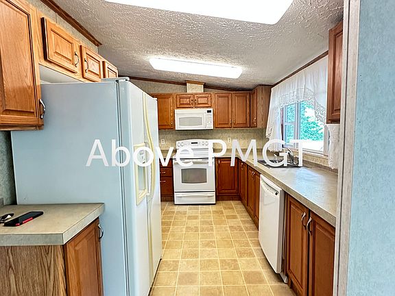 5th image of 1010 Burnt Chimney Rd