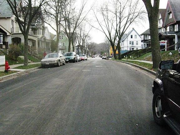 0007442460572_20131211121922875_2.JPEG