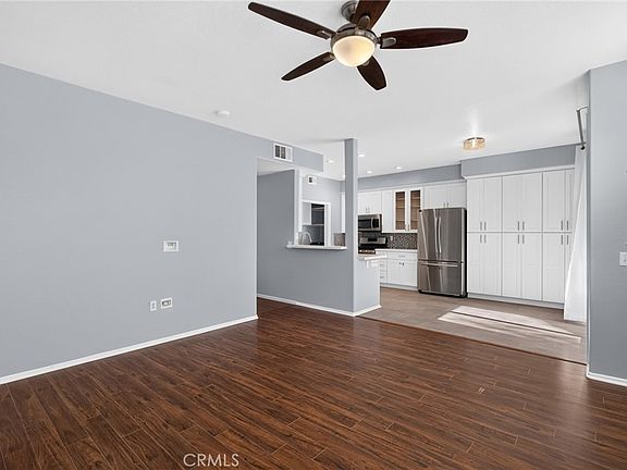 4th image of 281 Chaumont Cir