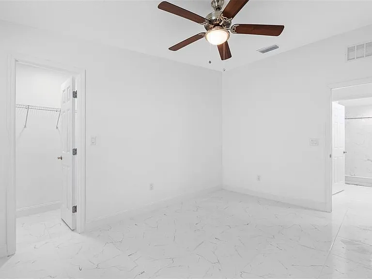 6847 Woodsman Dr — Photo 45