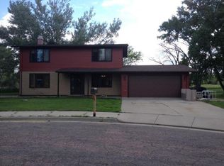 1009 S Garfield Ave, Pierre, SD 57501