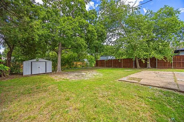 325 Paddy St — Photo 39