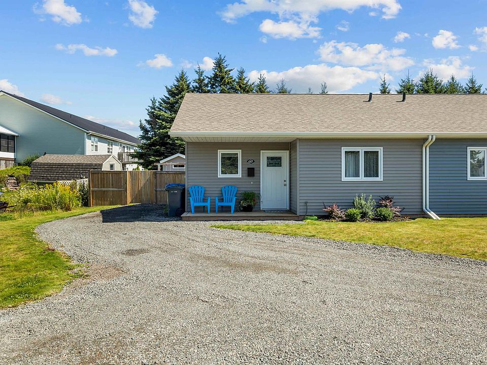 1st image of 647 Wilmot Ln