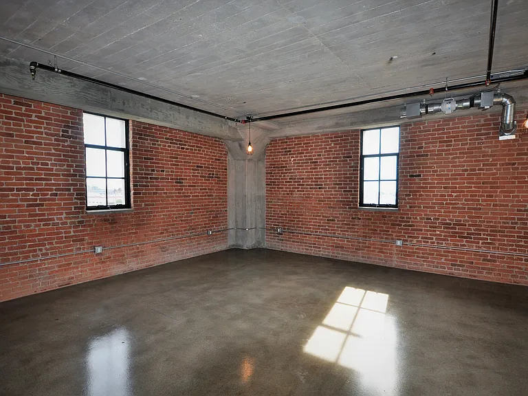 The Walnut Building — Photo 12
