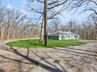 33W392 Mare Barn Ln, Wayne, IL 60184