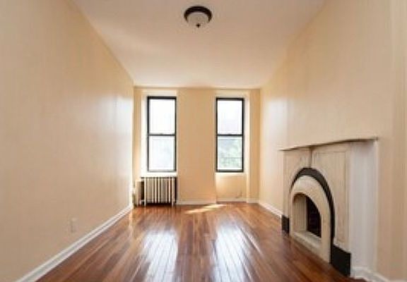 5th image of 335 E 116th St APT 4