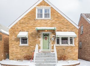 5235 N Meade Ave, Chicago, IL 60630