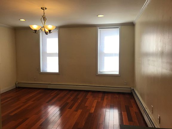 3rd image of 34 Beacon Ave #B