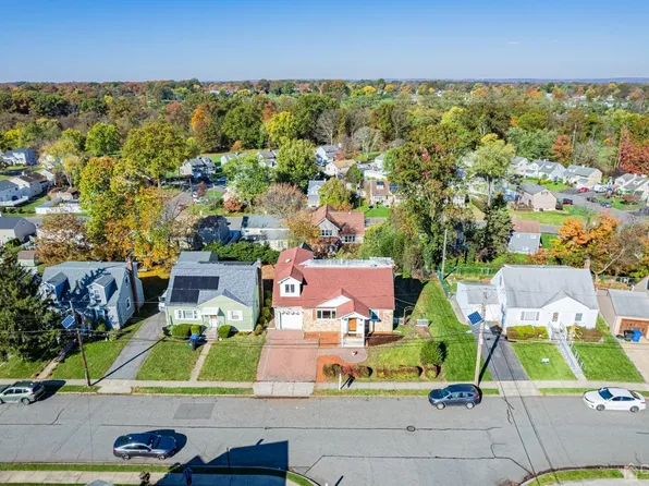 185 Midfield Rd, Colonia, NJ 07067