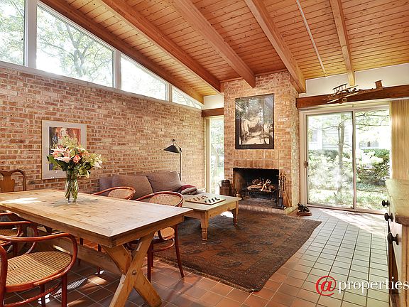 Living Room / Dining Room