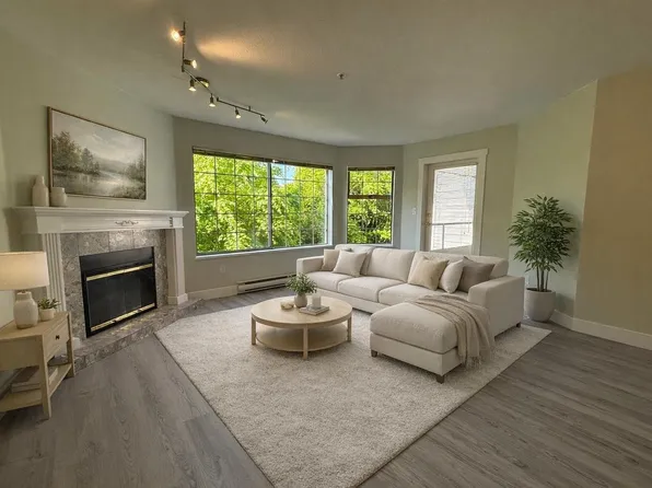 1955 Suffolk Ave #206, Pt Coquitlam, BC V3B 1H3