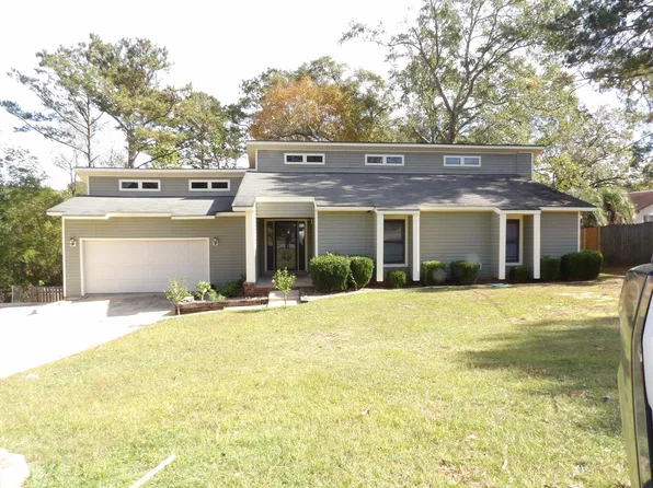 102 Iroquois Dr, Enterprise, AL 36330