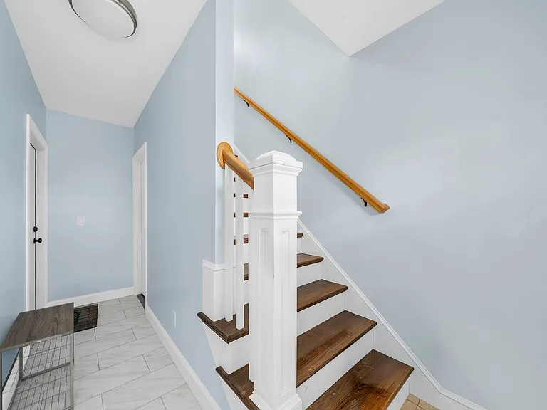 72 Main St #A — Photo 9