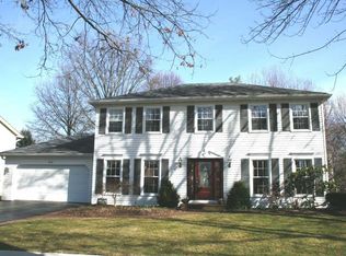 910 S Charles Ave, Naperville, IL 60540