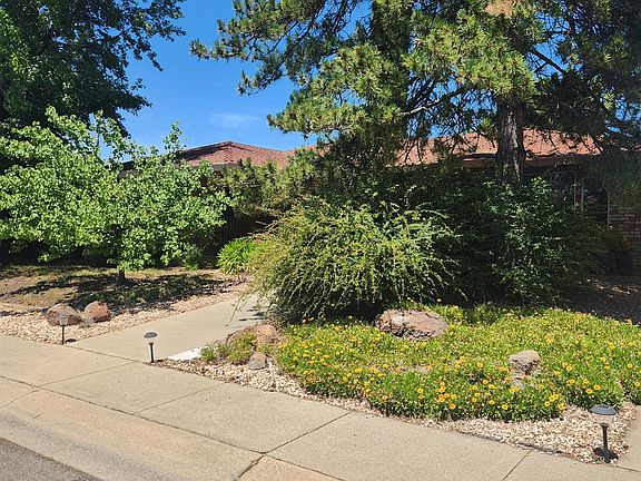4th image of 1581 Valley View Dr