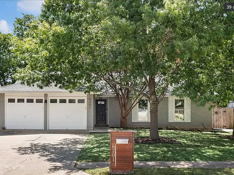 6201 Bridlington Cir — Photo 1