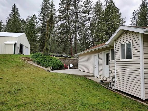 3rd image of 49840 Forest Dr E