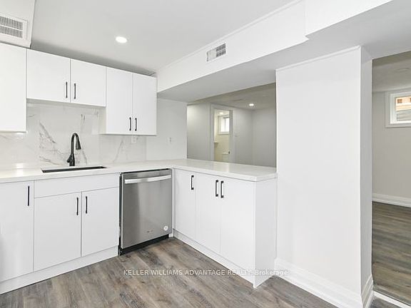 5th image of 61 Maybourne Ave