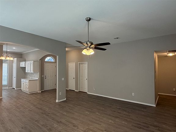 5th image of 11711 S Primrose St