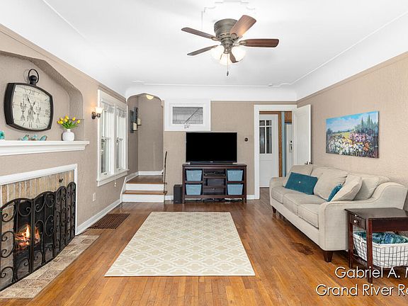 4th image of 2140 Audobon St SW