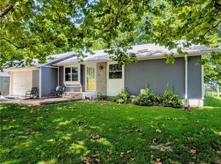 2926 Dodge Dr, Iola, KS 66749