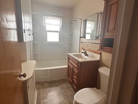 4th image of 750 Hastings St